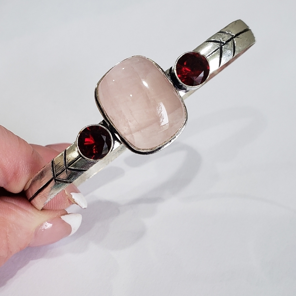 Beautiful Handmade Pink Solar Quartz Garnet 925 Bangle Bracelet - Picture 4 of 12